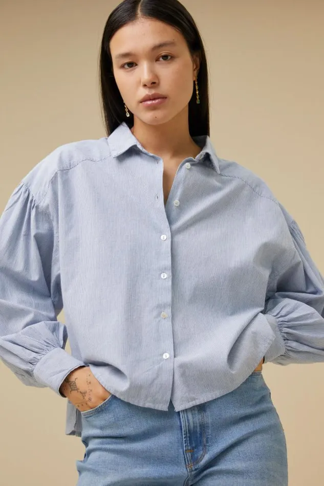 ByBar Blouses Vrouwelijk Sarah Short Pin Stripe Blouse Indi Grey ByBar Blouses Vrouwelijk Sarah Short Pin Stripe Blouse Indi Grey