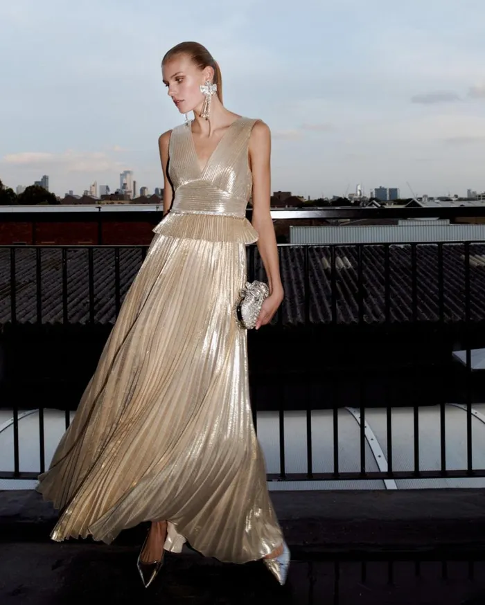 Gold Metallic VNeck Maxi Dress Women Self Portrait Dresses Gold Metallic VNeck Maxi Dress Women Self Portrait Dresses