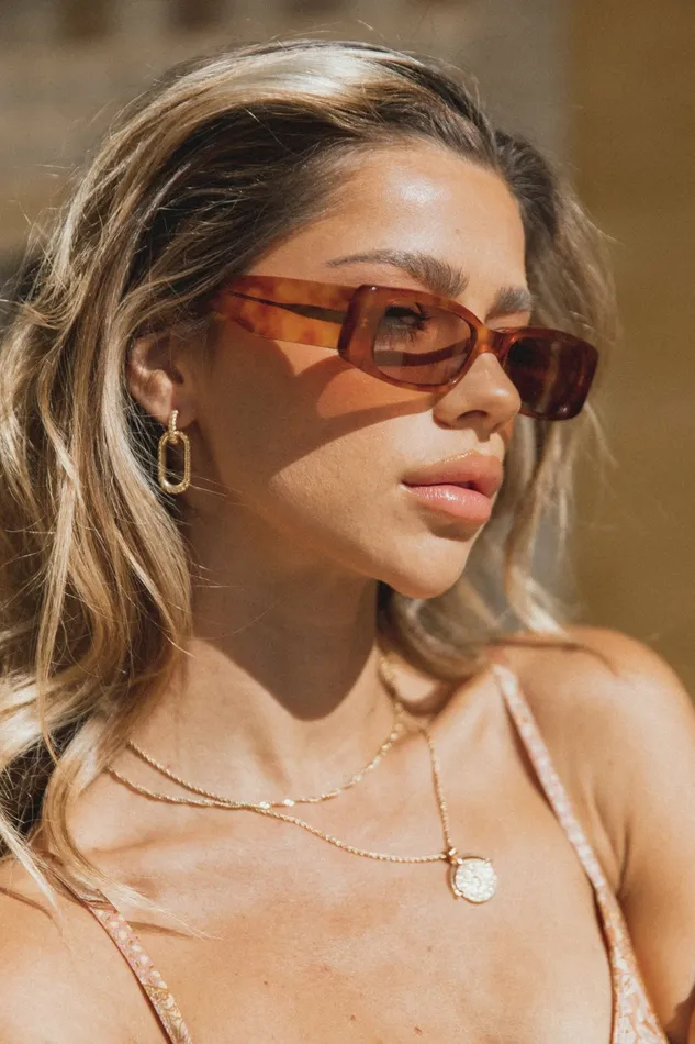 Petal and Pup Sunglasses Women The Kylie Honey Tort