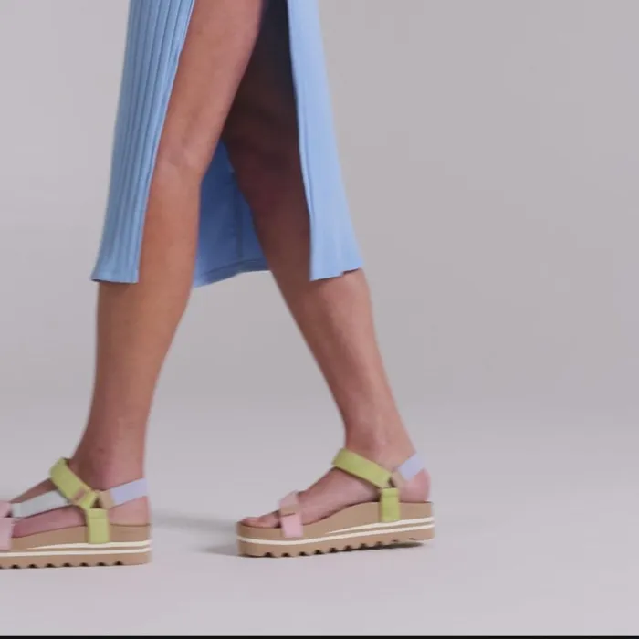 Reef Cushion Rem Hi Golden Hour Women Sandals Reef Cushion Rem Hi Golden Hour Women Sandals