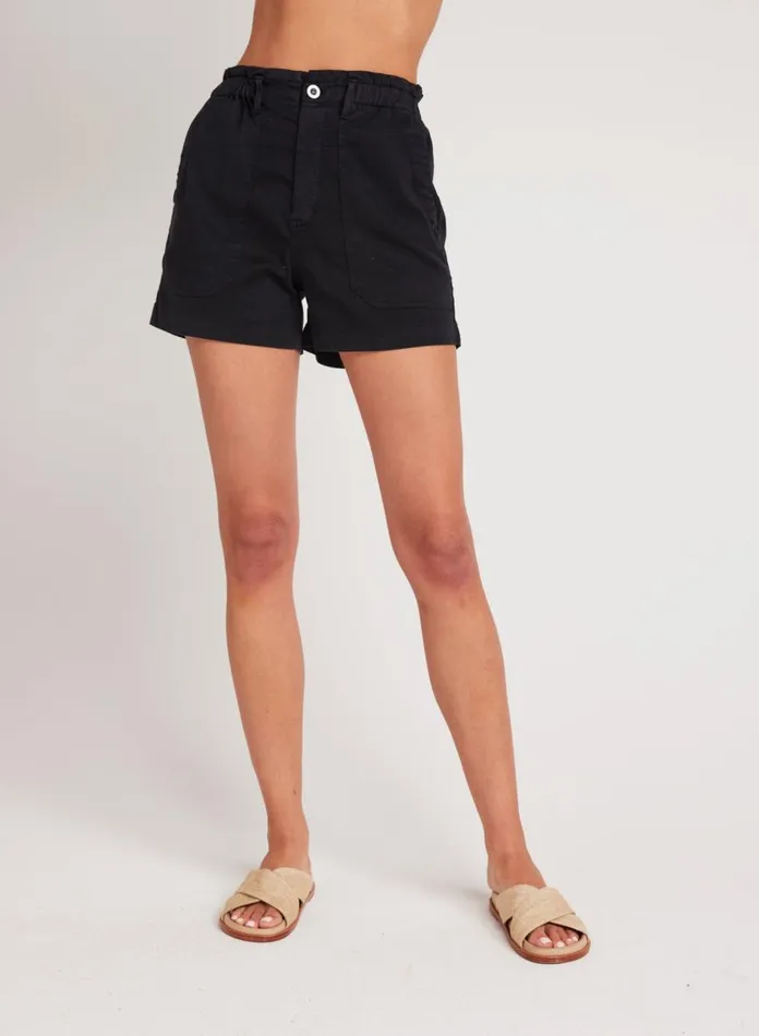 Shorts Women Bella Dahl Callie Ruffle Short 8211 Vintage Black Shorts Women Bella Dahl Callie Ruffle Short 8211 Vintage Black