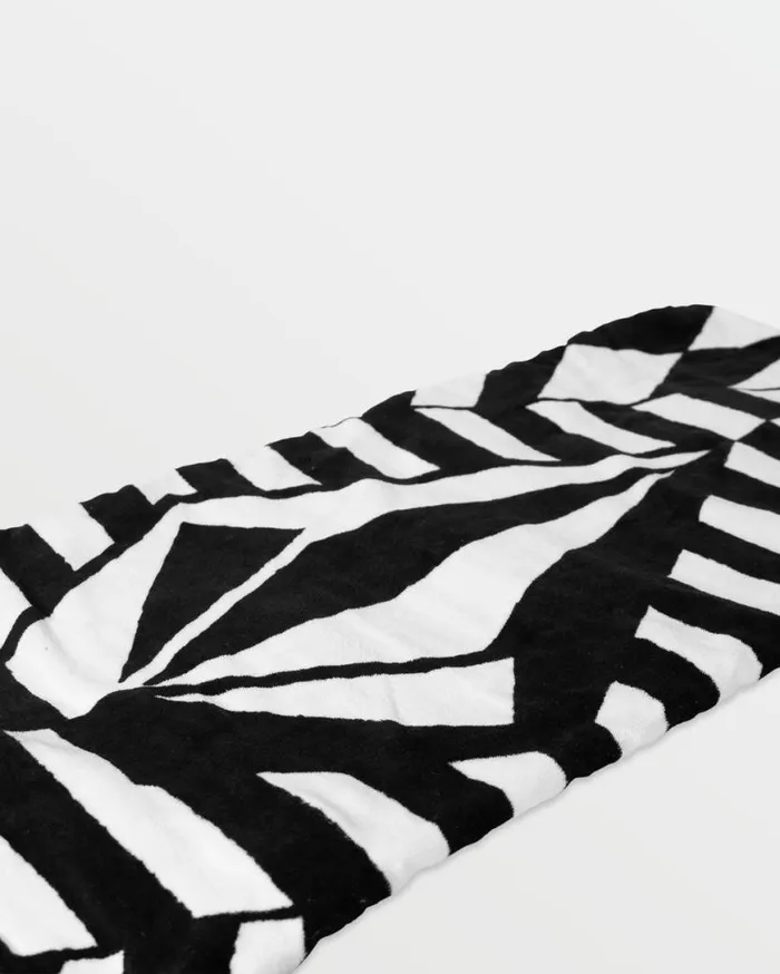 Stoneray Towel 8211 Black White Mens Volcom Accessories