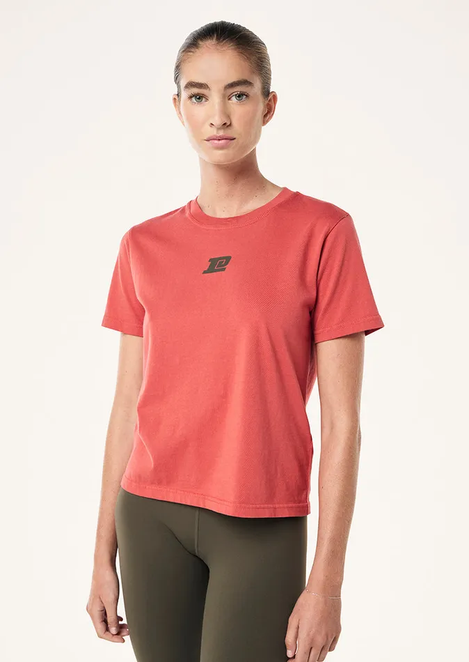 Tees PE Nation Women SHORELINE TEE IN WASHED BRICK RED