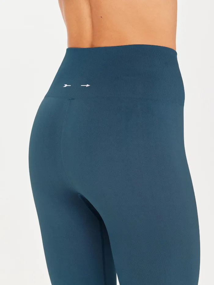 Tennis FORM SEAMLESS 25IN MIDI PANT 8211 THE UPSIDE Women