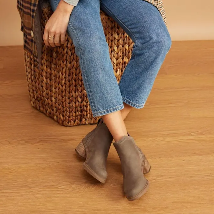 Toms Boots and Booties Hailey Ankle Boot Water Resistant Canteen Nubuck Leather 8211 Women Toms Boots and Booties Hailey Ankle Boot Water Resistant Canteen Nubuck Leather 8211 Women