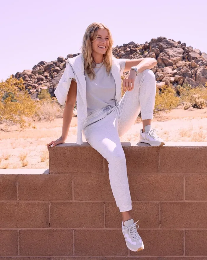 TravisMathew CLOUD FLEECE JOGGER Heather Light Grey Women Pants