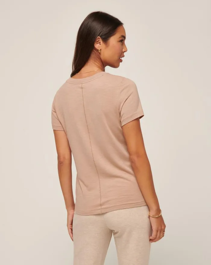 TravisMathew CLOUD JERSEY TEE Natural Women Tees TravisMathew CLOUD JERSEY TEE Natural Women Tees