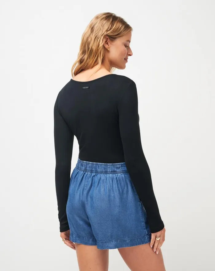TravisMathew CLOUD RIB SUN SEASON Black Women Shirts and Tops TravisMathew CLOUD RIB SUN SEASON Black Women Shirts and Tops