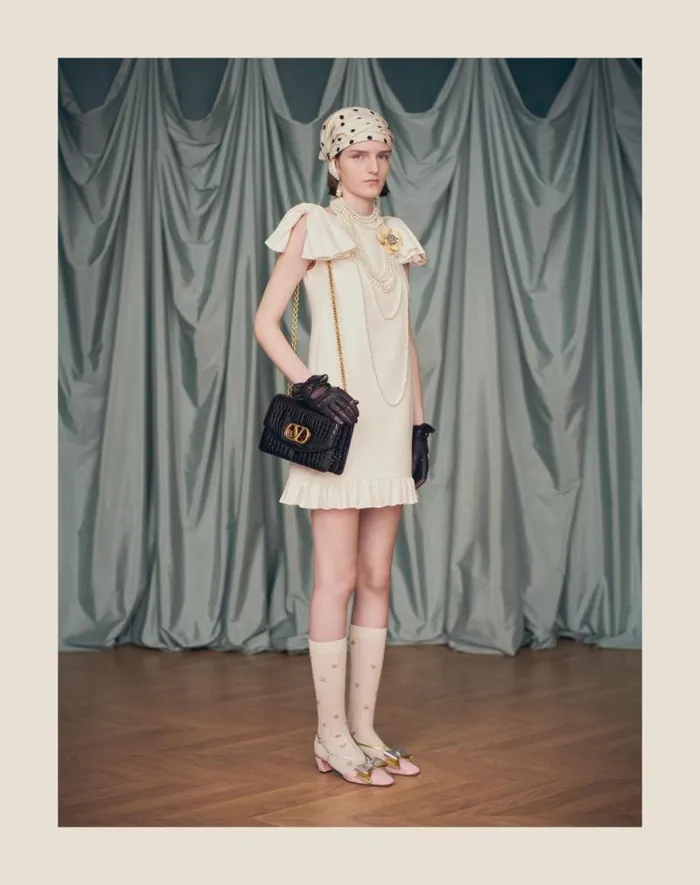 Valentino Dresses Woman Crepe Couture Short Dress For Woman In Ivory Ivory Valentino Dresses Woman Crepe Couture Short Dress For Woman In Ivory Ivory