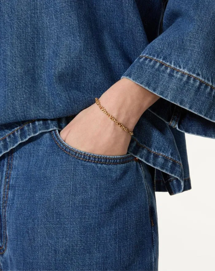 Valentino Jewelry Woman Vlogo Signature Metal Bracelet For Woman In Gold Gold Valentino Jewelry Woman Vlogo Signature Metal Bracelet For Woman In Gold Gold