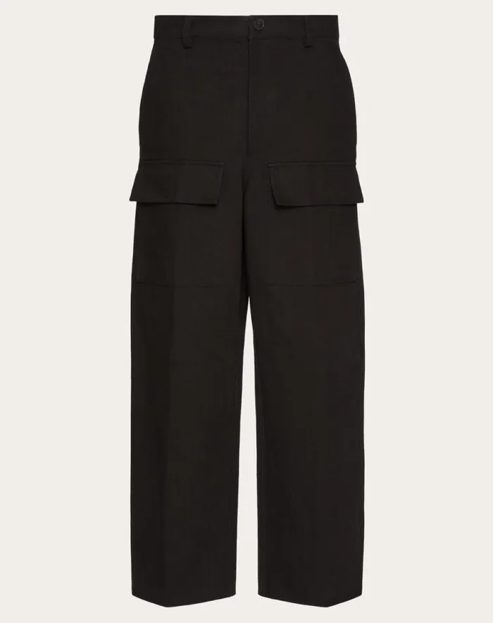 Valentino Pants And Shorts Man Cotton Canvas Cargo Pants For Man In Black Black Valentino Pants And Shorts Man Cotton Canvas Cargo Pants For Man In Black Black