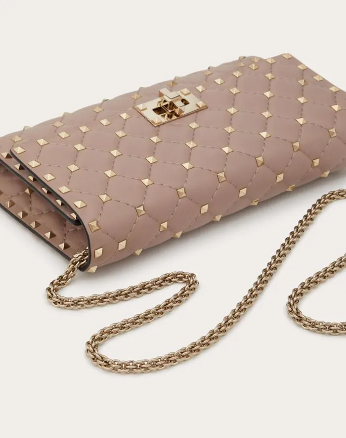 Valentino Shoulder Bags Woman Rockstud Spike Nappa Leather Crossbody Clutch Bag For Woman In Poudre Poudre Valentino Shoulder Bags Woman Rockstud Spike Nappa Leather Crossbody Clutch Bag For Woman In Poudre Poudre