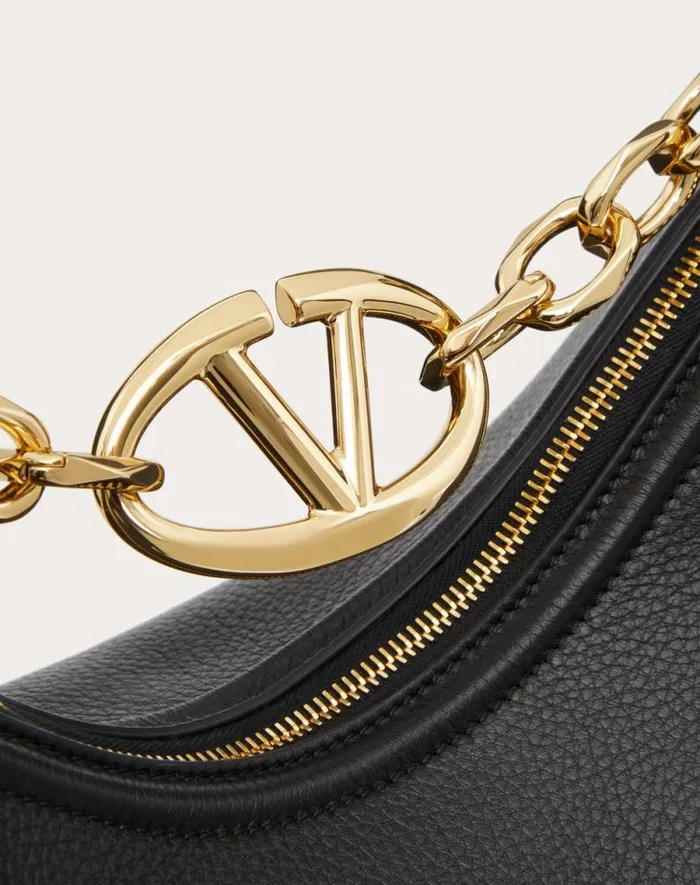 Valentino Shoulder Bags Woman Vlogo Moon Medium Grainy Calfskin Hobo Bag With Chain For Woman In Black Black