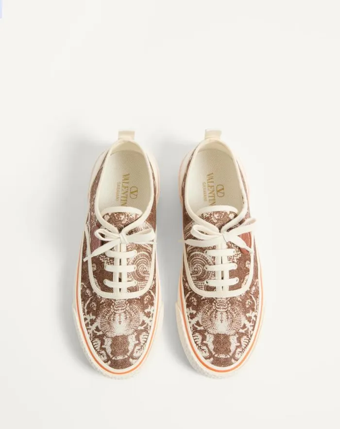 Valentino Sneakers Man Nojoke Sneaker In Voyage Imaginaire Fabric For Man In Multicolorivorycuir Multicolorivorycuir Valentino Sneakers Man Nojoke Sneaker In Voyage Imaginaire Fabric For Man In Multicolorivorycuir Multicolorivorycuir