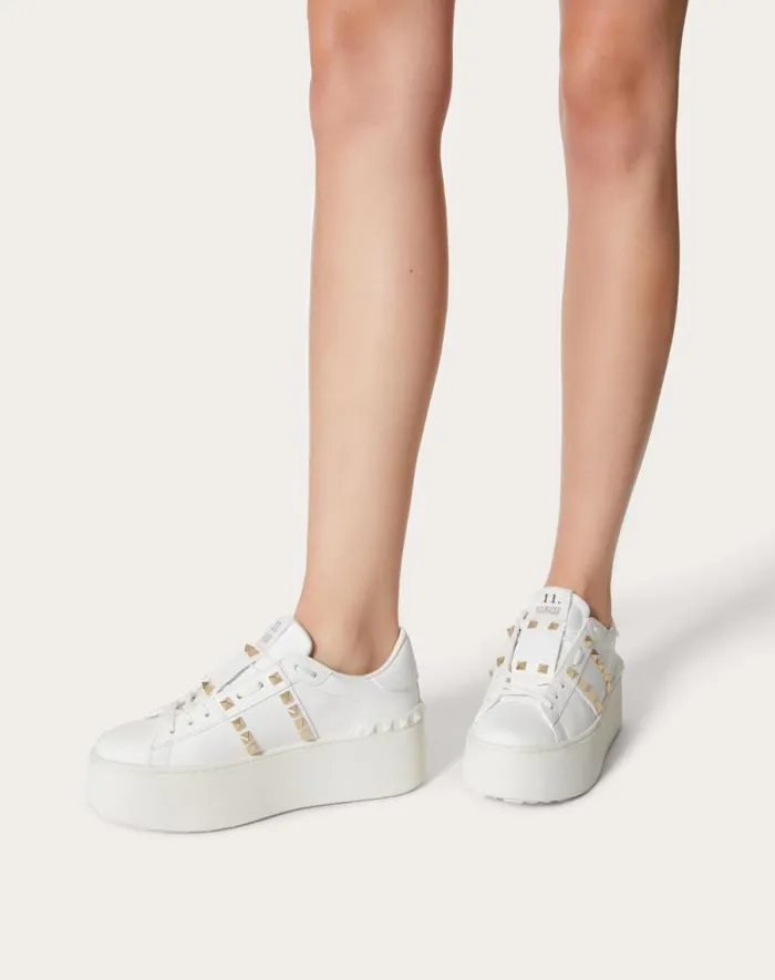 Valentino Sneakers Woman Flatform Rockstud Untitled Sneaker In Calfskin For Woman In White White Valentino Sneakers Woman Flatform Rockstud Untitled Sneaker In Calfskin For Woman In White White