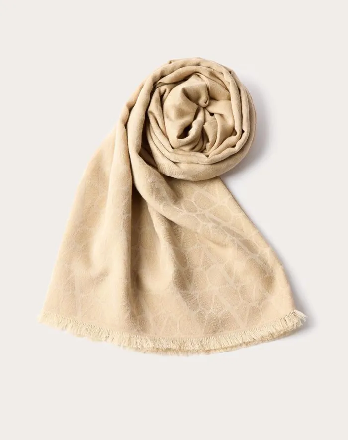 Valentino Soft Accessories Man Toile Iconographe Cotton And Cashmere Stole For Man In Beige Beige Valentino Soft Accessories Man Toile Iconographe Cotton And Cashmere Stole For Man In Beige Beige