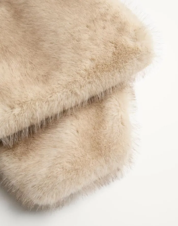 Valentino Soft Accessories Woman Valentino Faux Fur Scarf For Woman In Ivorybeige Ivorybeige Valentino Soft Accessories Woman Valentino Faux Fur Scarf For Woman In Ivorybeige Ivorybeige