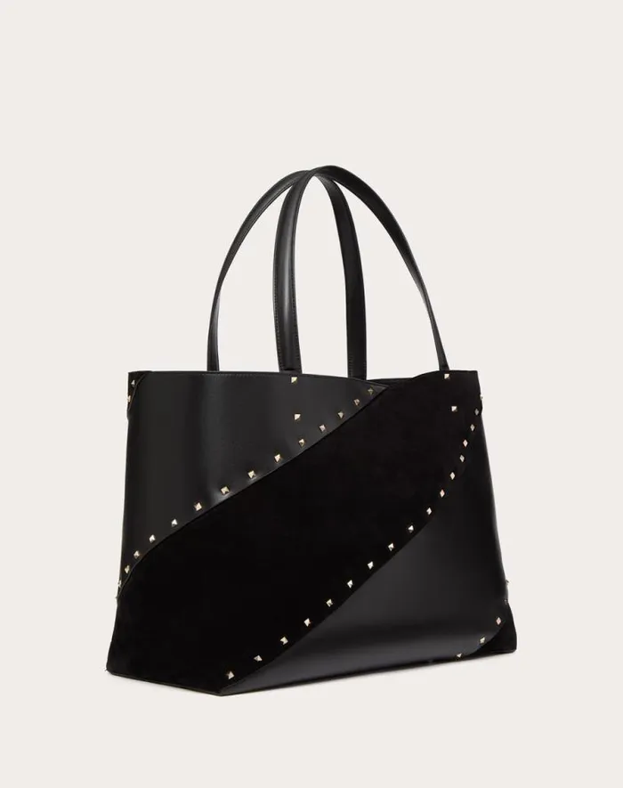 Valentino Totes Woman Valentino Garavani Shopping Bag Valentino Garavani Rockstud Wispy In Calfskin And Suede For Woman In Black Black