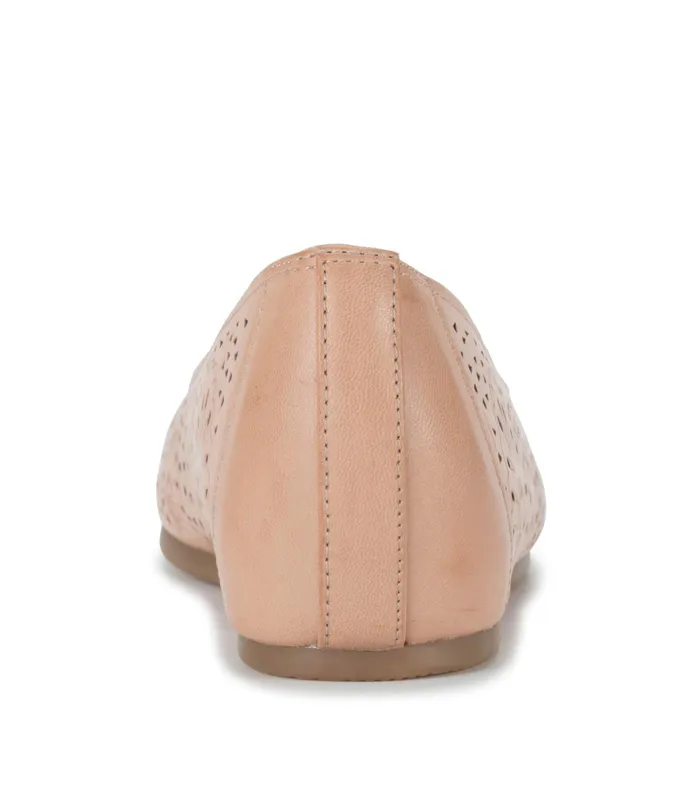 Women Baretraps Flats and Loafers Chika Casual Flat Rouge