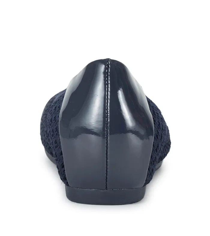 Women Baretraps Flats and Loafers Mia Casual Flat Navy