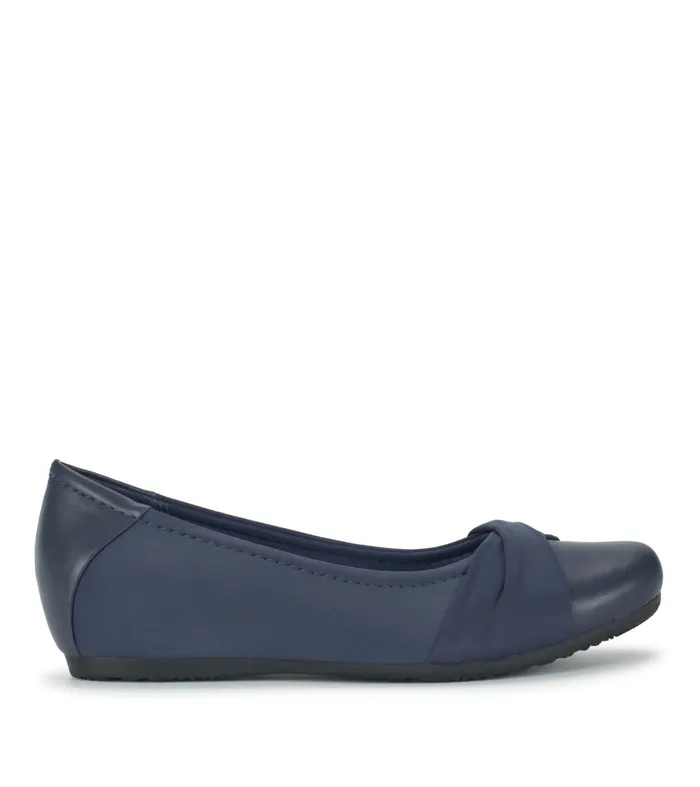 Women Baretraps Flats and Loafers Mitsy Casual Flat Navy