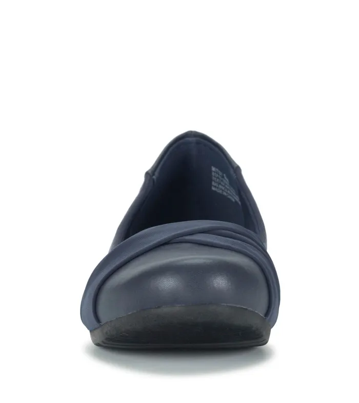 Women Baretraps Flats and Loafers Mitsy Casual Flat Navy