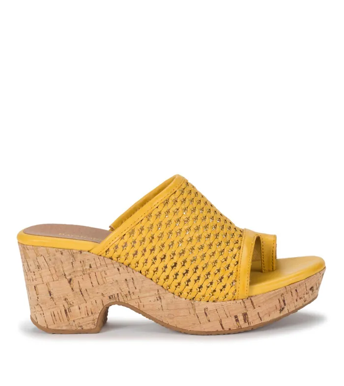 Women Baretraps Slides and Slip On Sandals Bethie Wedge Sandal Mellow Yellow