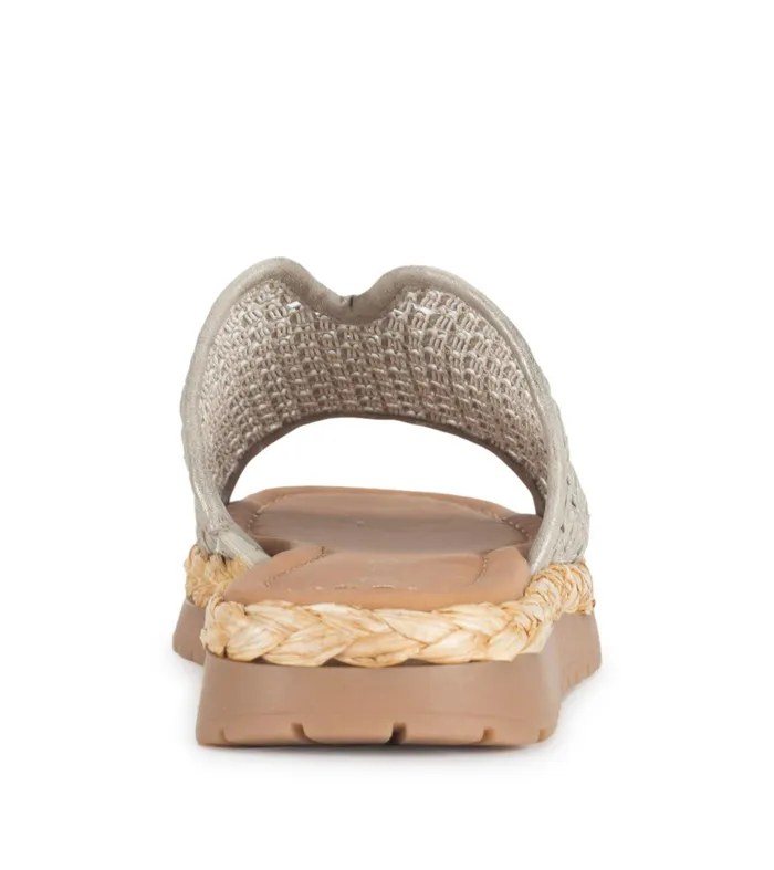 Women Baretraps Slides and Slip On Sandals Tasmine Slide Sandal Champagne