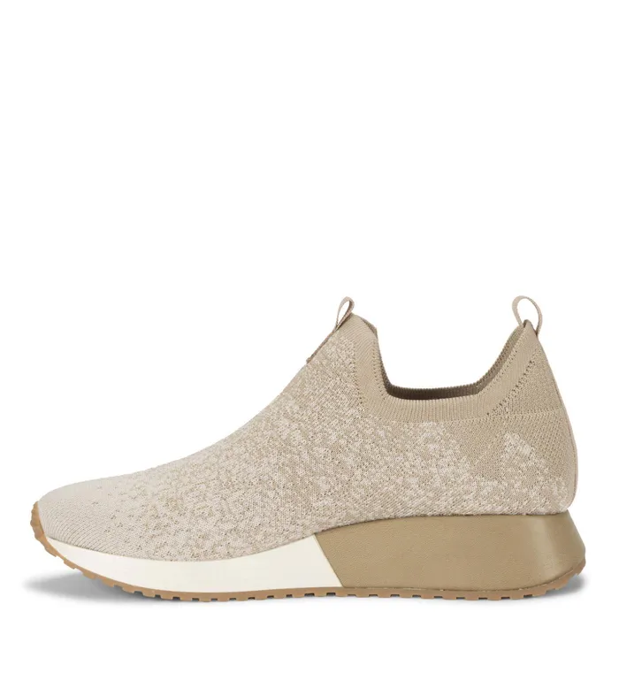 Women Baretraps Slipon Sneakers Pringer Slip On Sneaker Sand