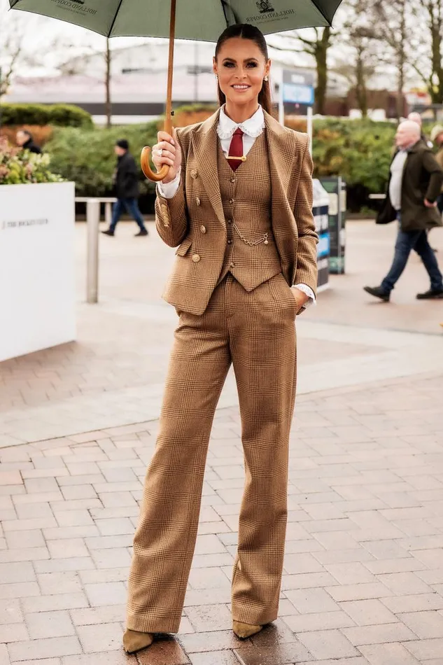 Women In Stock Tailoring Holland Cooper High Waisted Straight Trouser Tawny