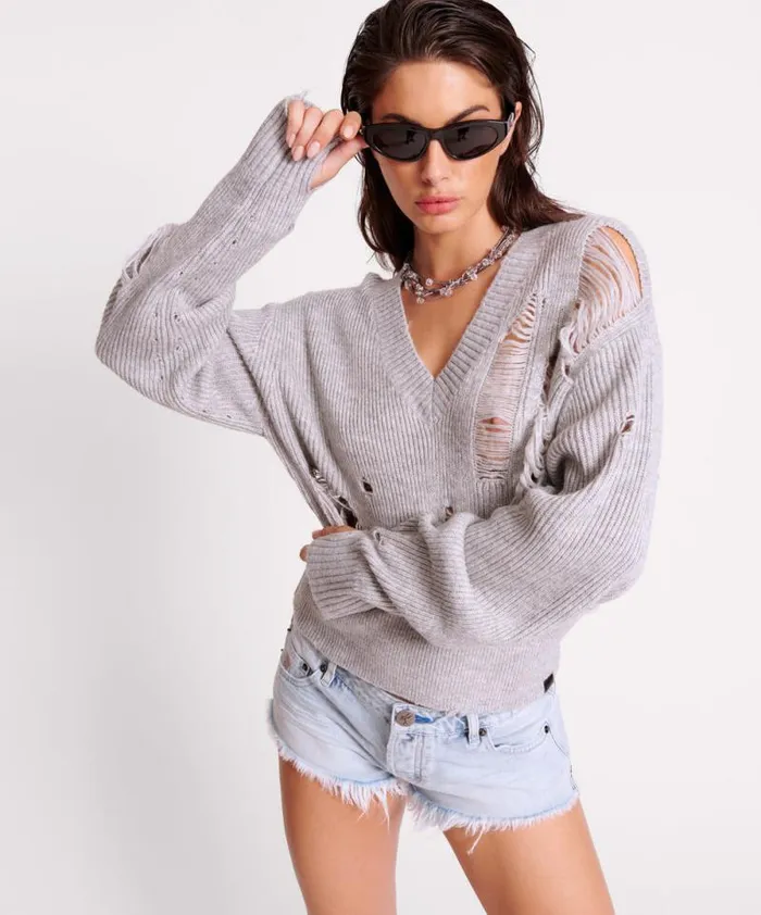Women LADDERED VNECK DISTRESSED SWEATER One Teaspoon Knitwear