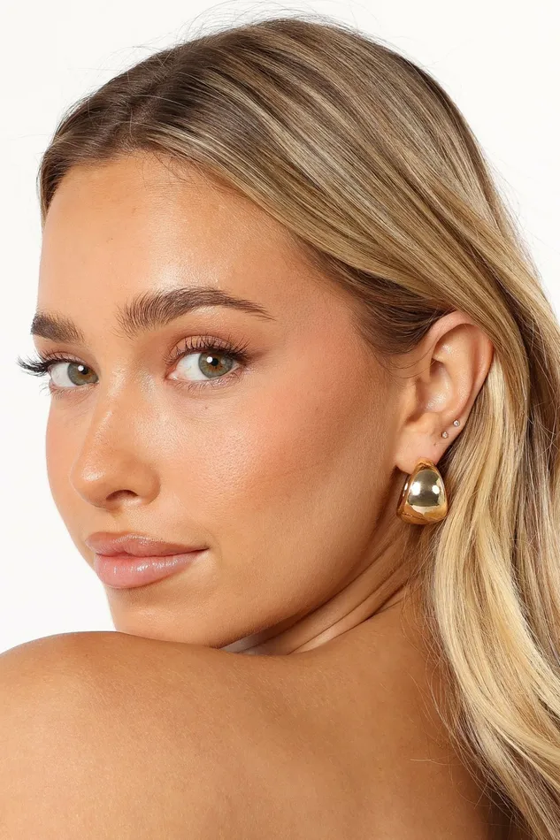 Women Leandra Earrings Gold Earrings Petal and Pup
