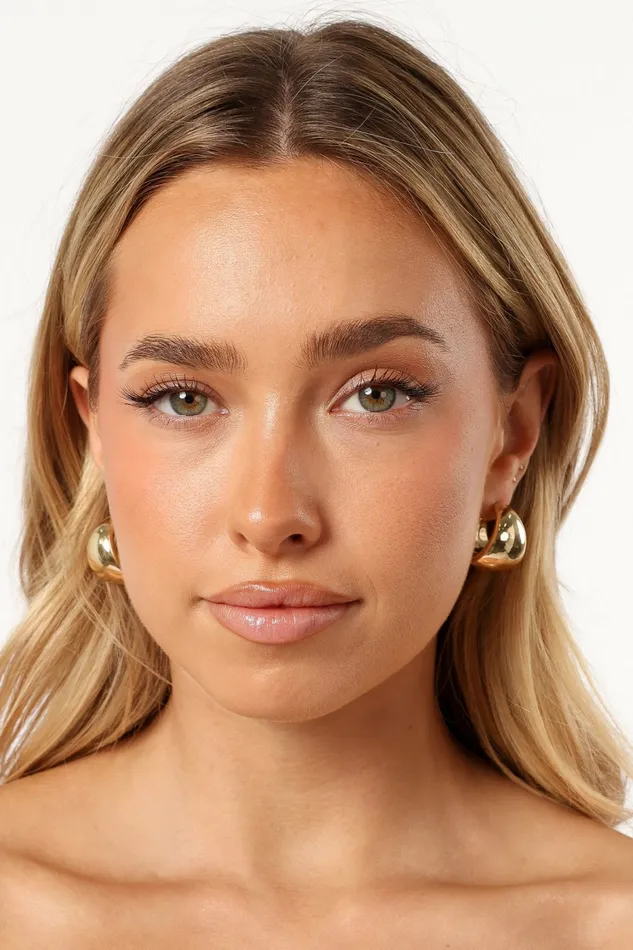Women Leandra Earrings Gold Earrings Petal and Pup