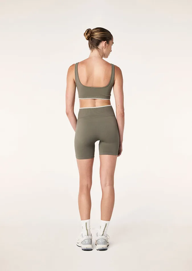 Women RESTORE SEAMLESS SCOOP BRA IN KHAKI SportsBras PE Nation