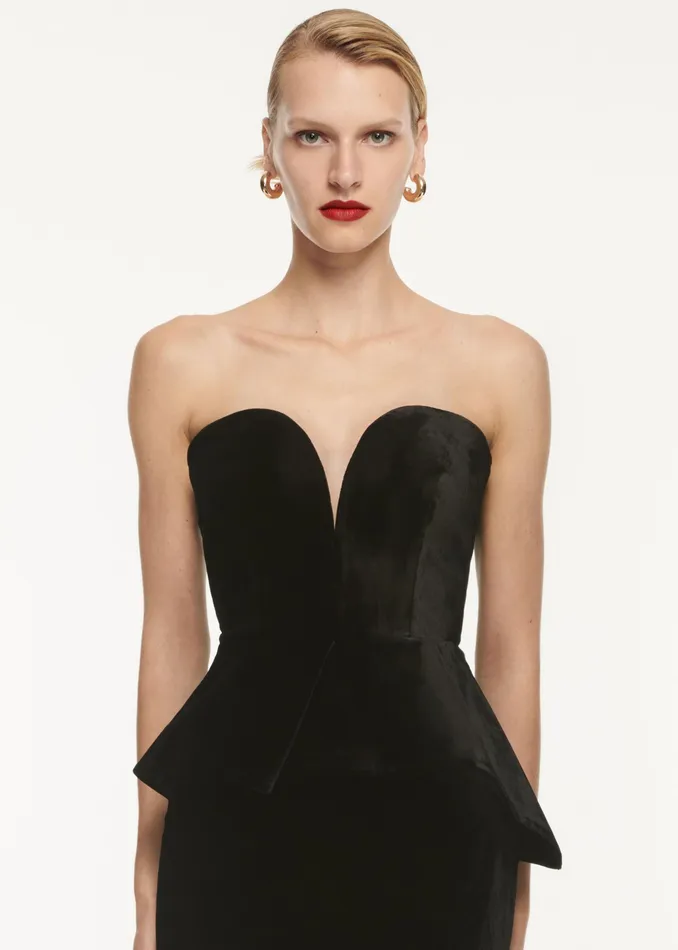 Women Roland Mouret Clothing Strapless Velvet Peplum Gown