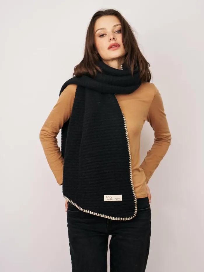 Women Vintage Havana Scarf Ruanas BLANKET STITCH KNIT SCARF 8211 BLACKIVORY Blackivory